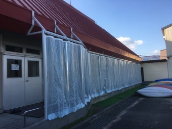 壁ビニール張り