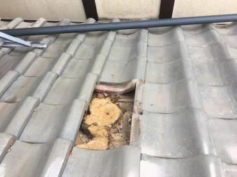 瓦めくり作業