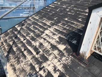 塗装が必要な屋根です
