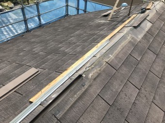 棟撤去途中