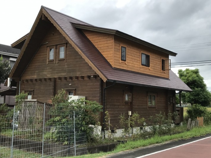 ログハウス全景