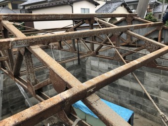 物置屋根解体