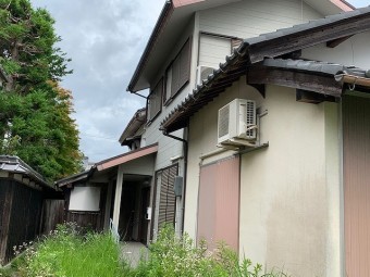 家の側面