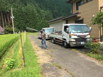 部材をトラックへ運搬