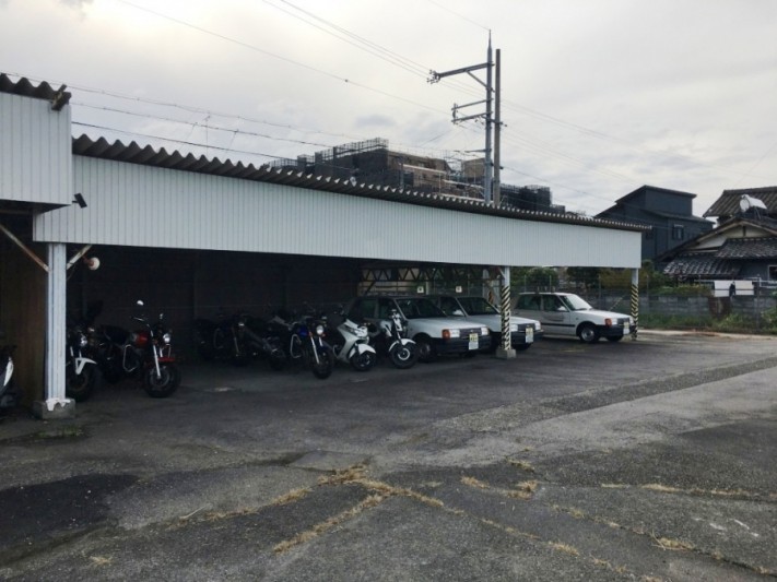 車庫全景