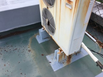 室外機の基礎ブロック