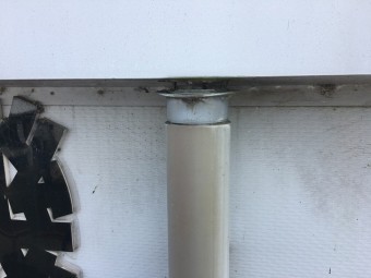 破損している
