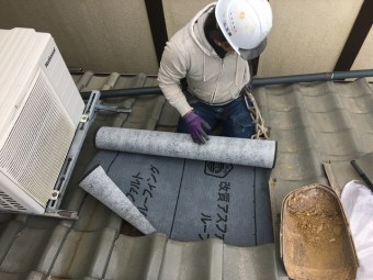 防水シート貼り