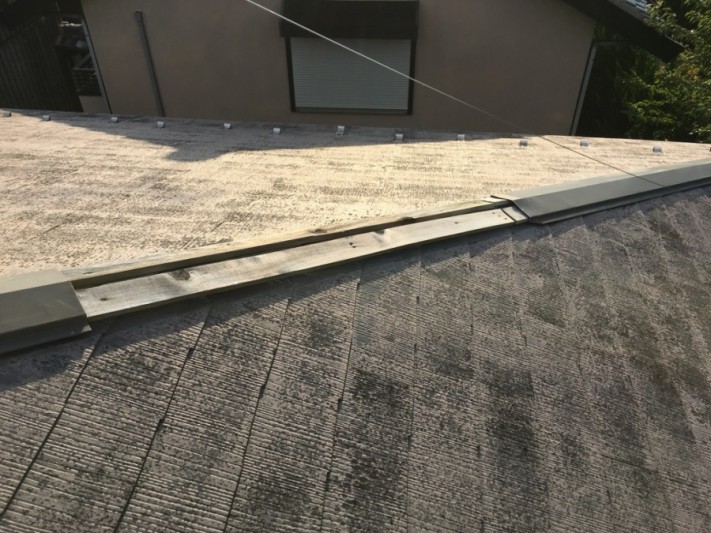棟板金が風で飛ばされた