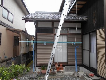 ハシゴを掛けた様子