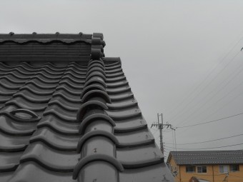 隅棟の紐丸瓦の歪み