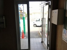 玄関より