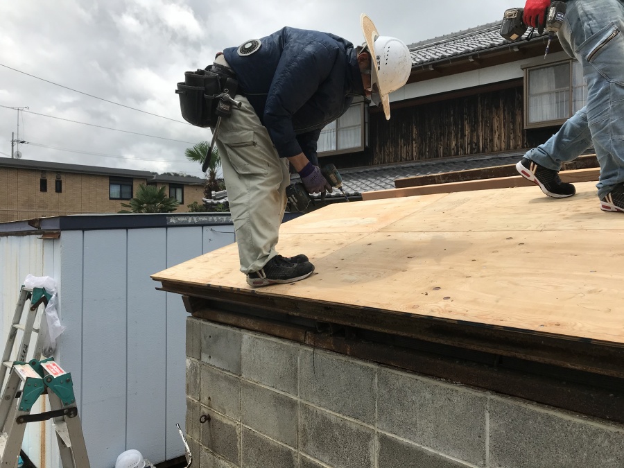 高島市今津町の台風被害にあった雨漏りしているスレート屋根修理完了